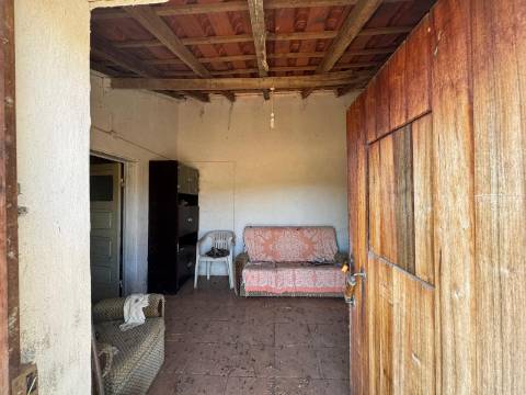 Herdade com dois Montes Alentejanos para Recuperar