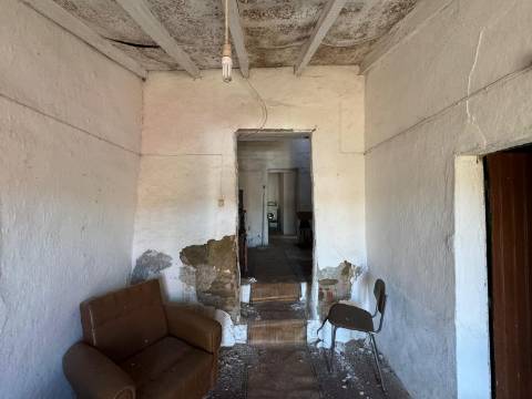 Herdade com dois Montes Alentejanos para Recuperar