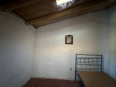 Herdade com dois Montes Alentejanos para Recuperar