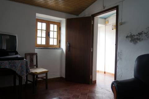 Moradia em Banda T2 Pronta a Habitar - São Martinho das Amoreiras