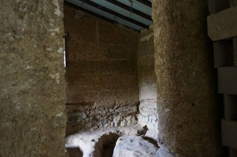 Moradia na Aldeia das Amoreiras em fase de renovação com materiais naturais e respiráveis