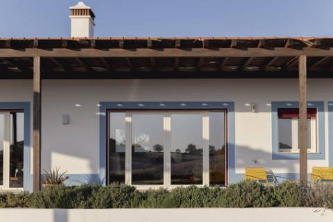 Moradia de Luxo no Alentejo: Tradição, Conforto e Vista Deslumbrante para a Planície
