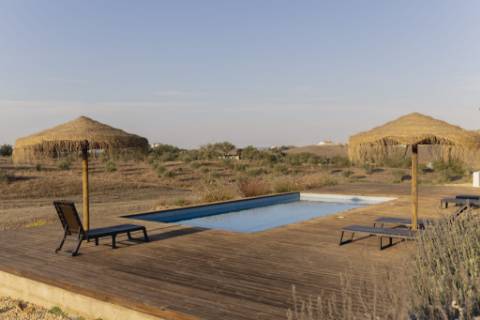 Moradia de Luxo no Alentejo: Tradição, Conforto e Vista Deslumbrante para a Planície