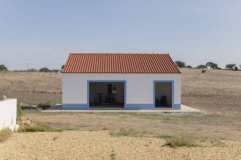 Moradia de Luxo no Alentejo: Tradição, Conforto e Vista Deslumbrante para a Planície