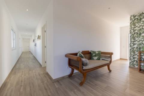 Moradia de Luxo no Alentejo: Tradição, Conforto e Vista Deslumbrante para a Planície