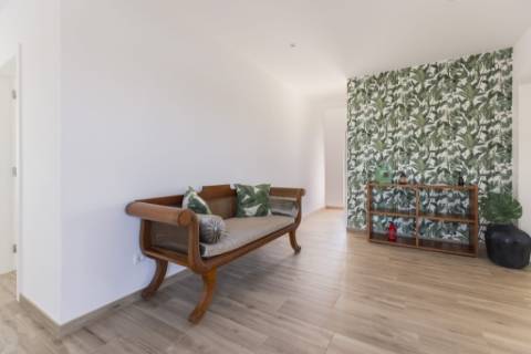 Moradia de Luxo no Alentejo: Tradição, Conforto e Vista Deslumbrante para a Planície