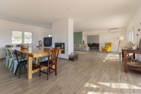 Moradia de Luxo no Alentejo: Tradição, Conforto e Vista Deslumbrante para a Planície