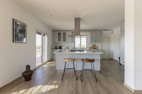 Moradia de Luxo no Alentejo: Tradição, Conforto e Vista Deslumbrante para a Planície