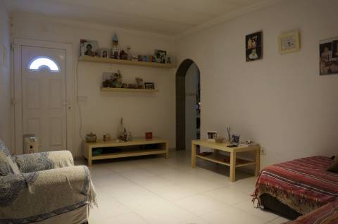 Moradia T3 com Estabelecimento Comercial no Coração de Vale de Santiago