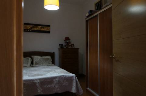 Moradia T3 com Estabelecimento Comercial no Coração de Vale de Santiago