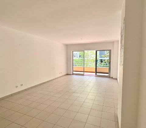 Apartamento T2 com Excelente Localização a Apenas 10 Minutos da Praia