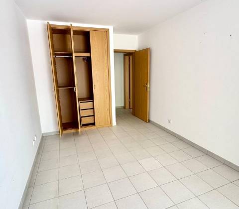 Apartamento T2 com Excelente Localização a Apenas 10 Minutos da Praia