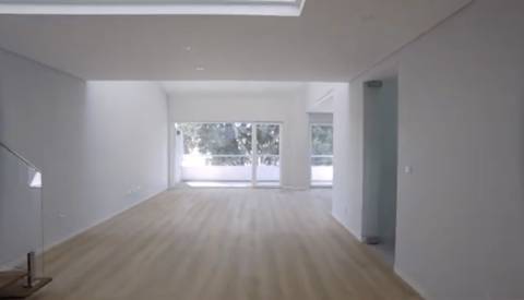 Apartamento T3+1 centro de Carcavelos