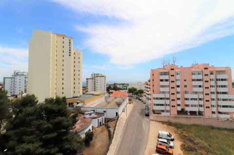 Apartamento T4 Remodelado na Pampilheira