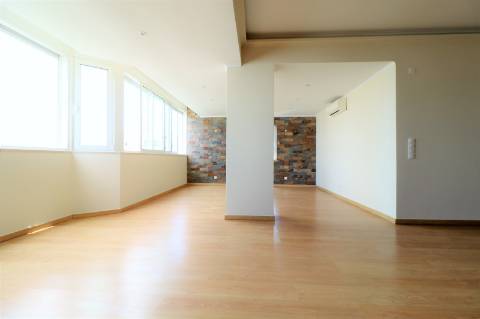 Apartamento T4 Remodelado na Pampilheira