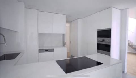 Apartamento T3+1 Centro de Carcavelos