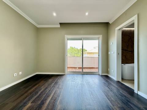 Apartamento T3 Duplex num Condominio Fechado em Cascais