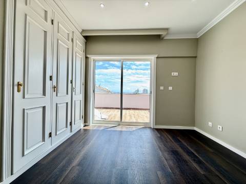 Apartamento T3 Duplex num Condominio Fechado em Cascais