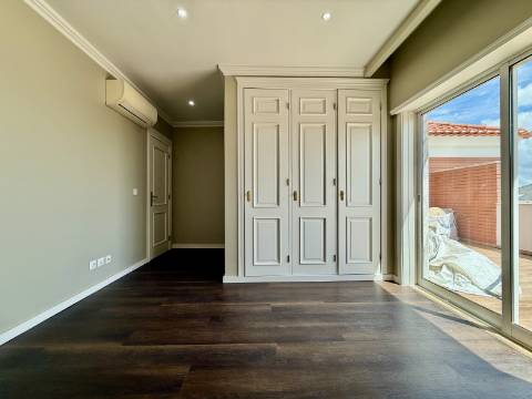 Apartamento T3 Duplex num Condominio Fechado em Cascais