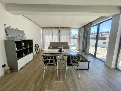 Moradia T3 para arrendamento em Alcoitão