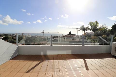 Moradia T5 com Vista Mar no Estoril
