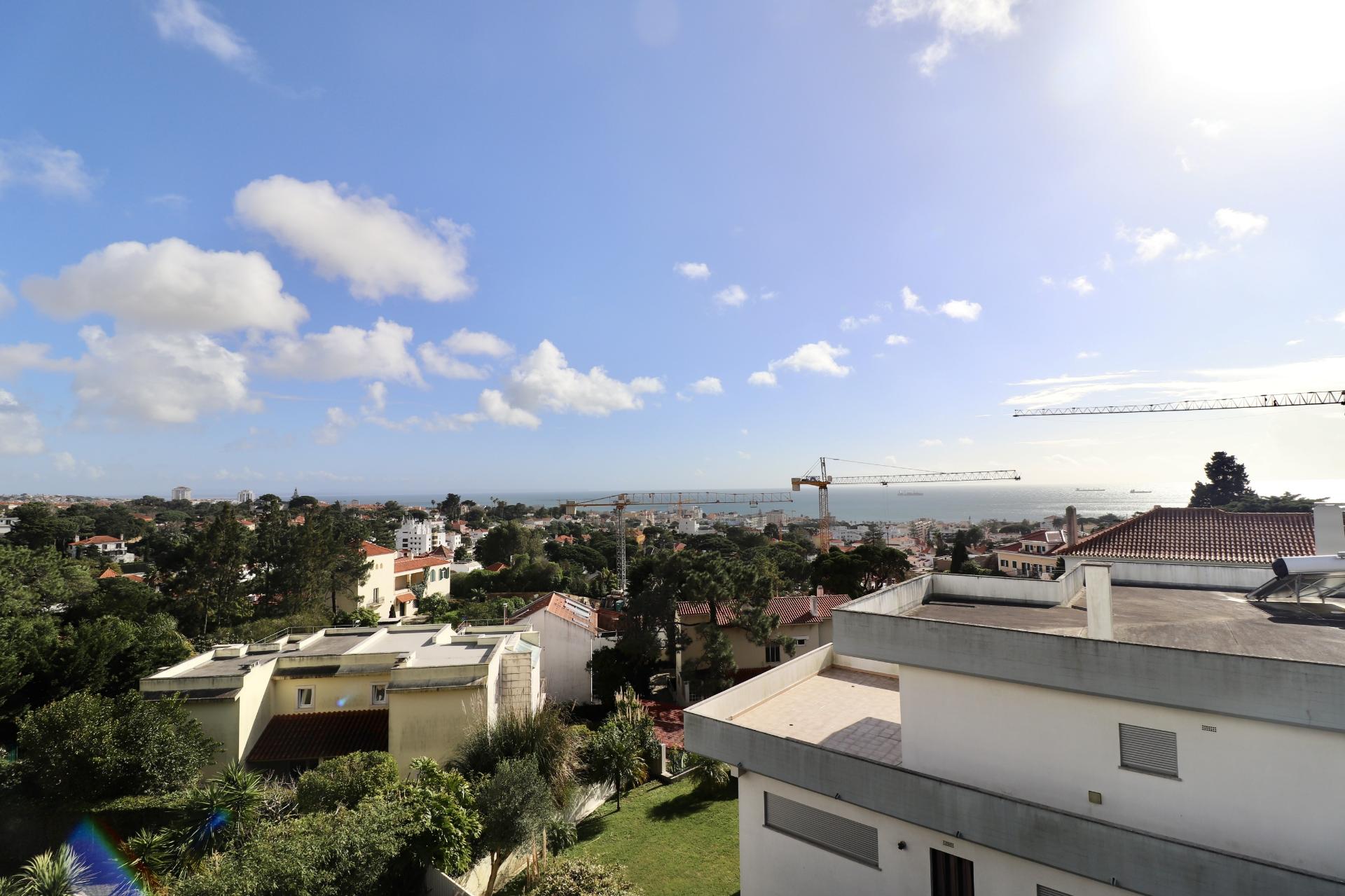 Moradia T5 com Vista Mar no Estoril