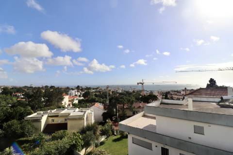 Moradia T5 com Vista Mar no Estoril