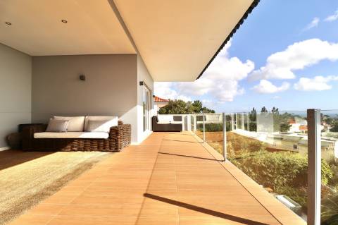 Moradia T5 com Vista Mar no Estoril