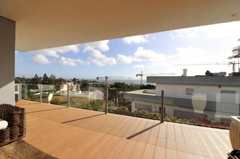 Moradia T5 com Vista Mar no Estoril