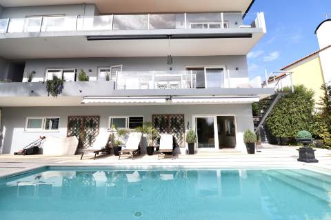 Moradia T5 com Vista Mar no Estoril