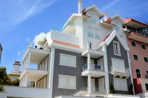 Apartamento T2+1 no centro do Estoril.