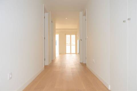 Apartamento T2+1 no centro do Estoril.