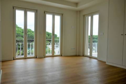 Apartamento T2+1 no centro do Estoril.