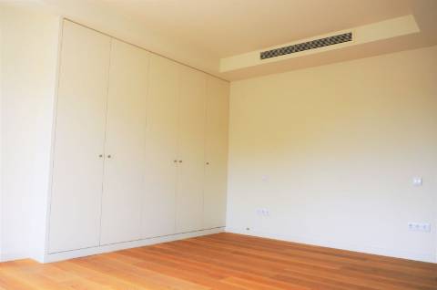 Apartamento T2+1 no centro do Estoril.