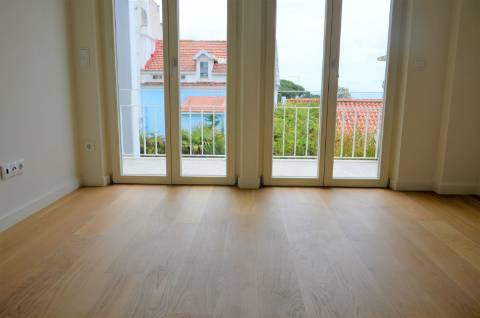 Apartamento T2+1 no centro do Estoril.