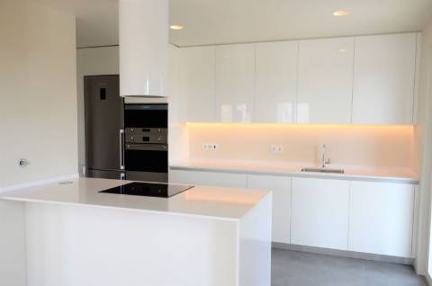 Apartamento T2+1 no centro do Estoril.