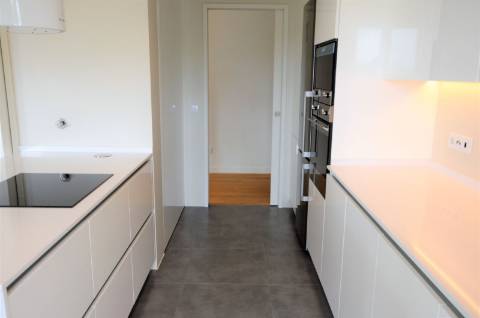 Apartamento T2+1 no centro do Estoril.