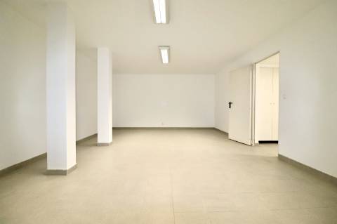 Moradia geminada T4+1 em condomínio fechado