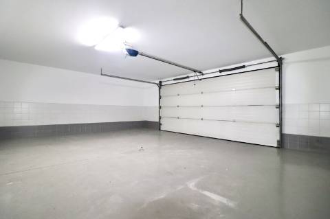 Moradia geminada T4+1 em condomínio fechado