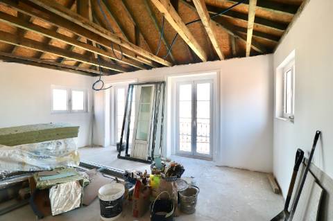 Apartamento T2 com 100m2 totalmente renovado