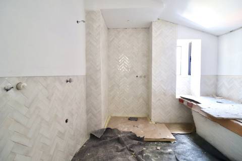 Apartamento T2 com 100m2 totalmente renovado