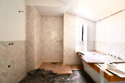 Apartamento T2 com 100m2 totalmente renovado