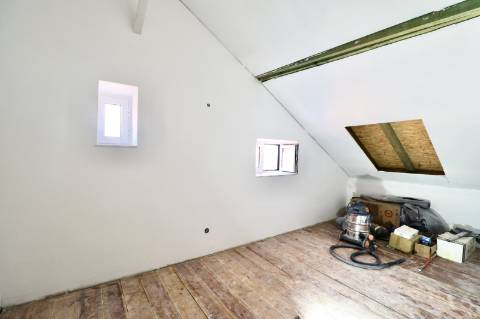 Apartamento T2 com 100m2 totalmente renovado