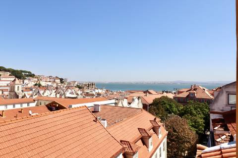 Apartamento T2 com 100m2 totalmente renovado