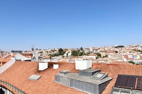 Apartamento T2 com 100m2 totalmente renovado