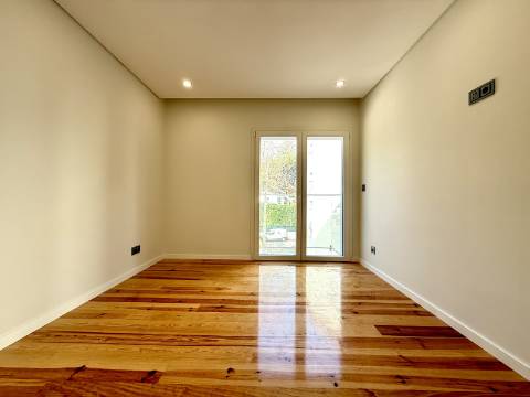 Apartamento T4 no novo empreendimento São João Residence