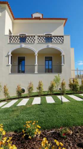 Apartamento T3 Duplex com 227,61m2
