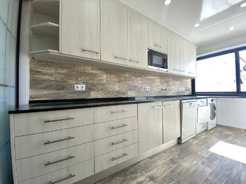 Apartamento T4 Duplex no Centro Histórico de Cascais com Vista Mar