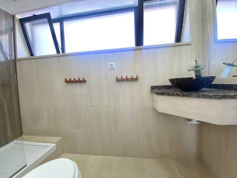 Apartamento T4 Duplex no Centro Histórico de Cascais com Vista Mar