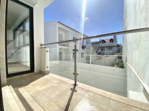 Apartamento T4 Duplex no Centro Histórico de Cascais com Vista Mar